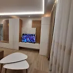 Rent Ava Appartamento Vlorë